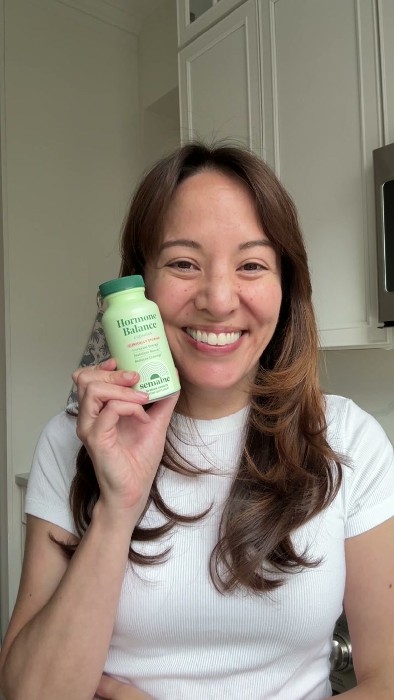 Semaine portrait with a Hormone Balance bottle