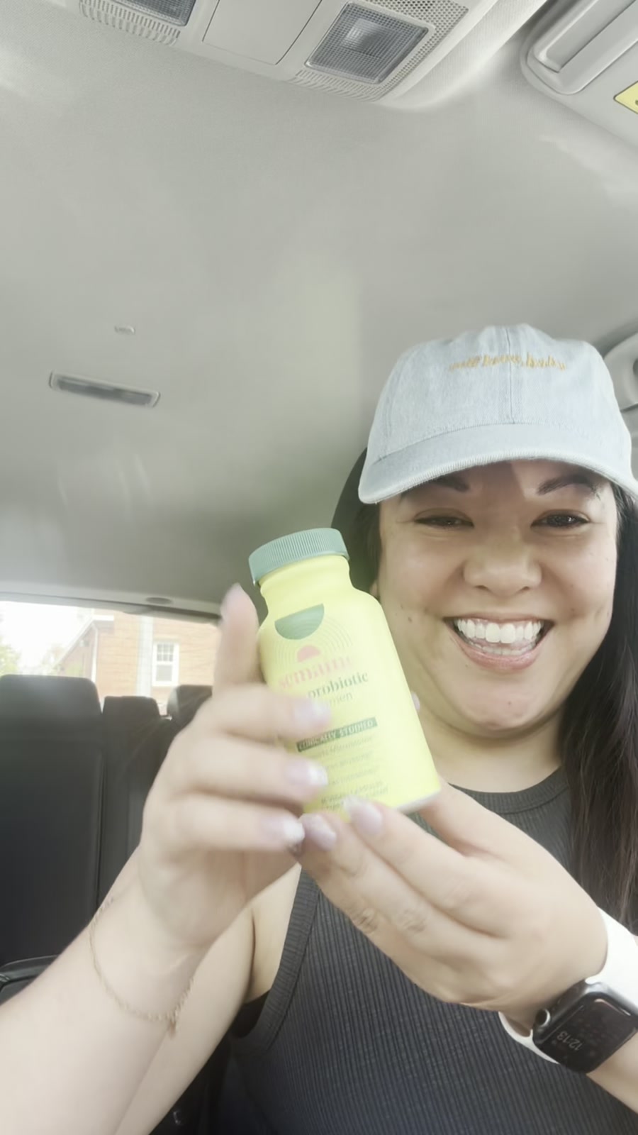 Cath holding Pre + Probiotic